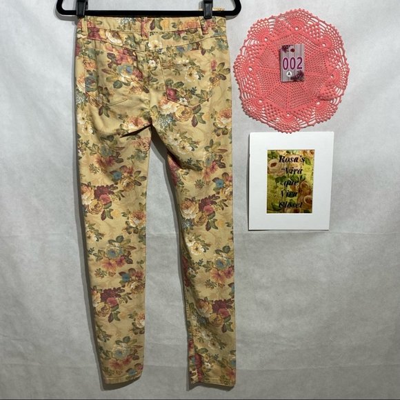 MUDD Floral Skinny Jeans - Picture 3 of 12